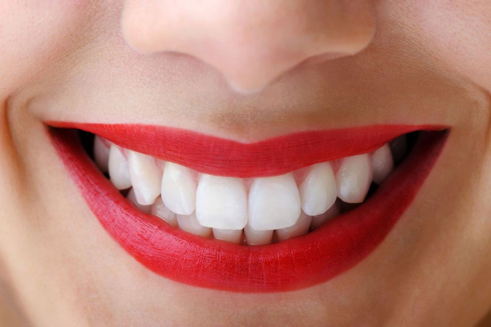 Sebenarnya Kalsium di Gigi Kita Berasal dari Bintang yang Meledak